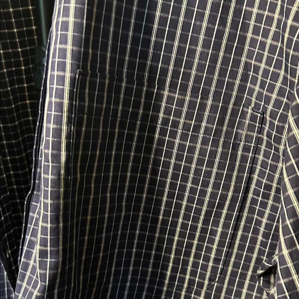 Duluth Trading Co Men's Navy Checkered Shirt - Picture 4 of 9